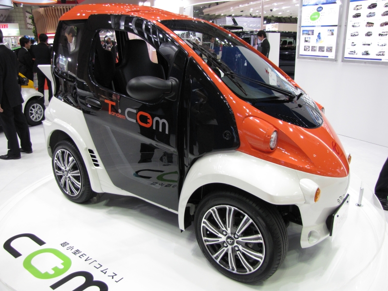 超小型EV「コムス」の2人乗りモデル、2014年初に豊田市の「Ha：mo」で運用開始：東京モーターショー2013 MONOist